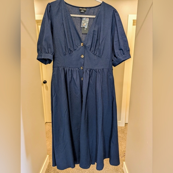 Brand new navy linen front-button dress, size 14 from City Chic - Picture 2 of 6